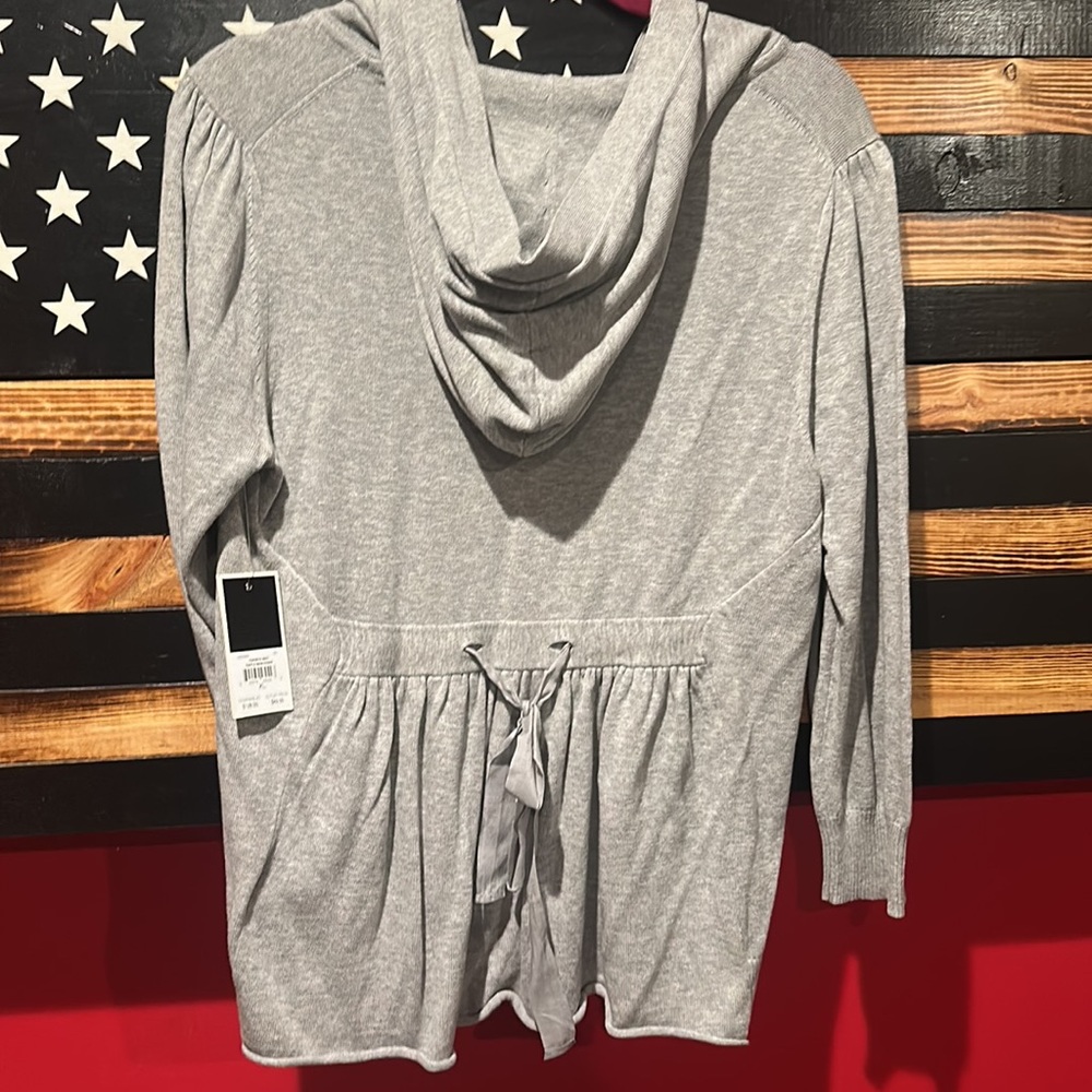 RARE RUFFLE BACK HOODIE - Picture 6 of 9